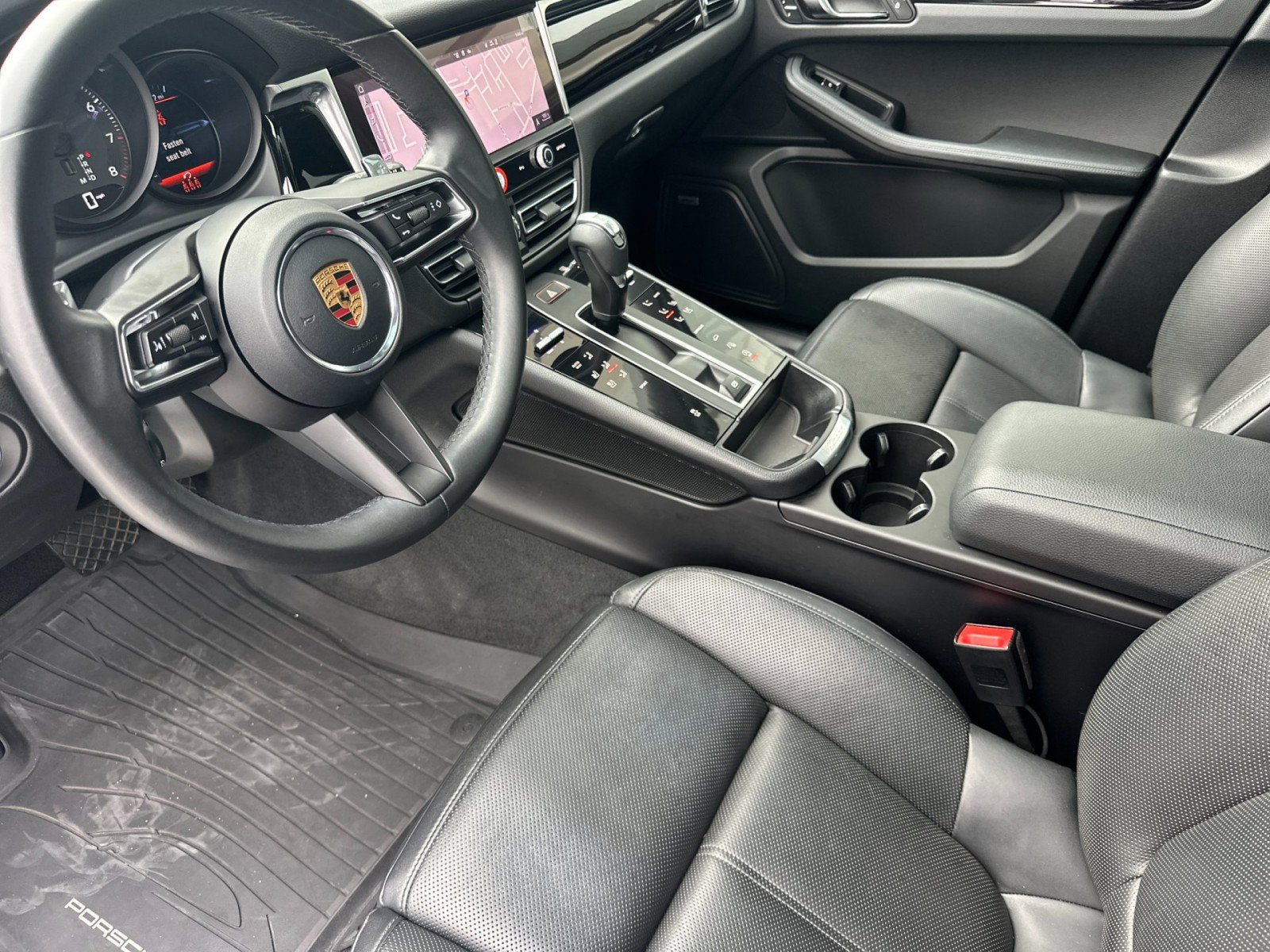 Used 2022 Porsche Macan image 4