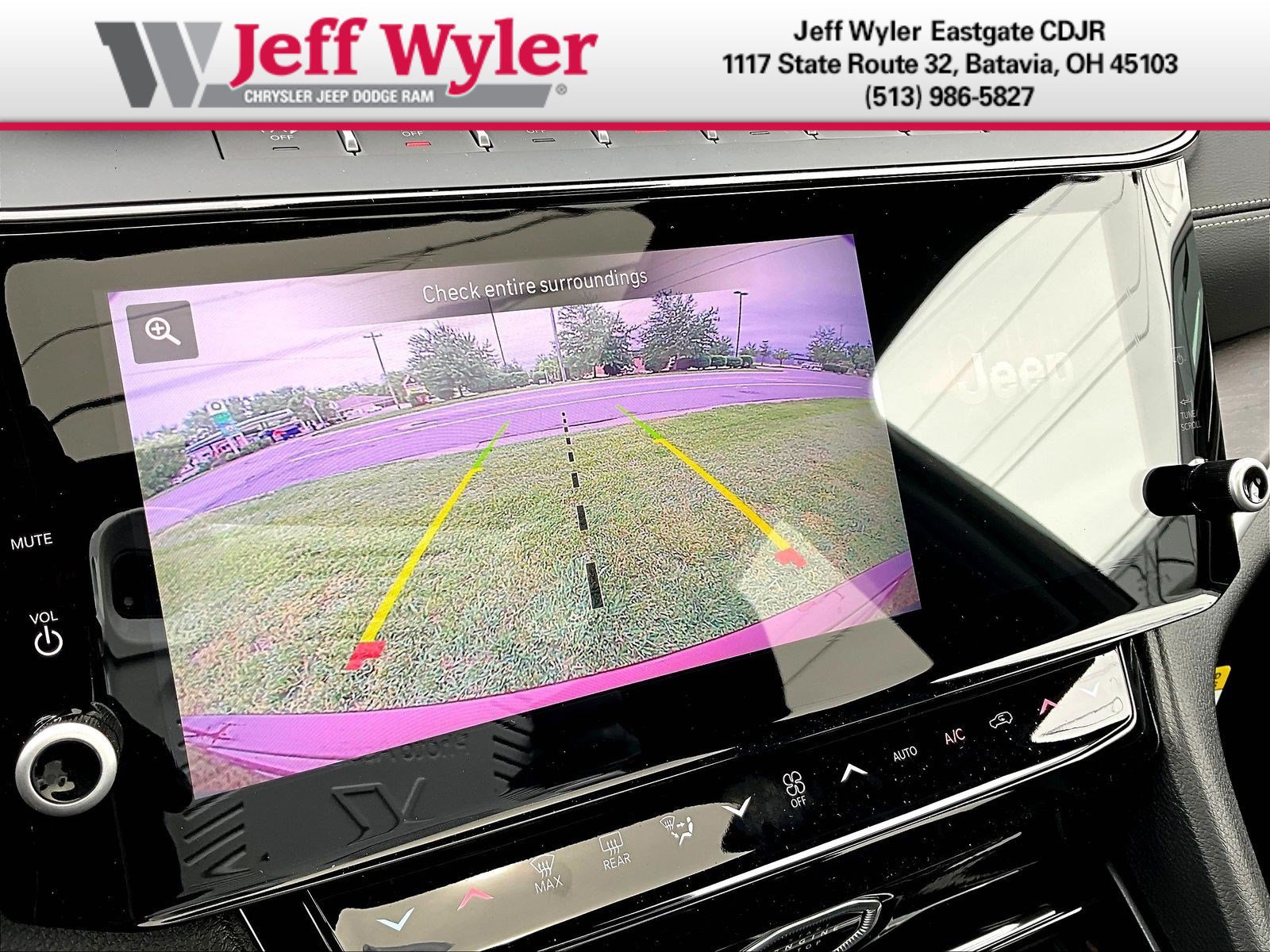 New 2026 Jeep Grand Cherokee Altitude AWD/4WD image 25