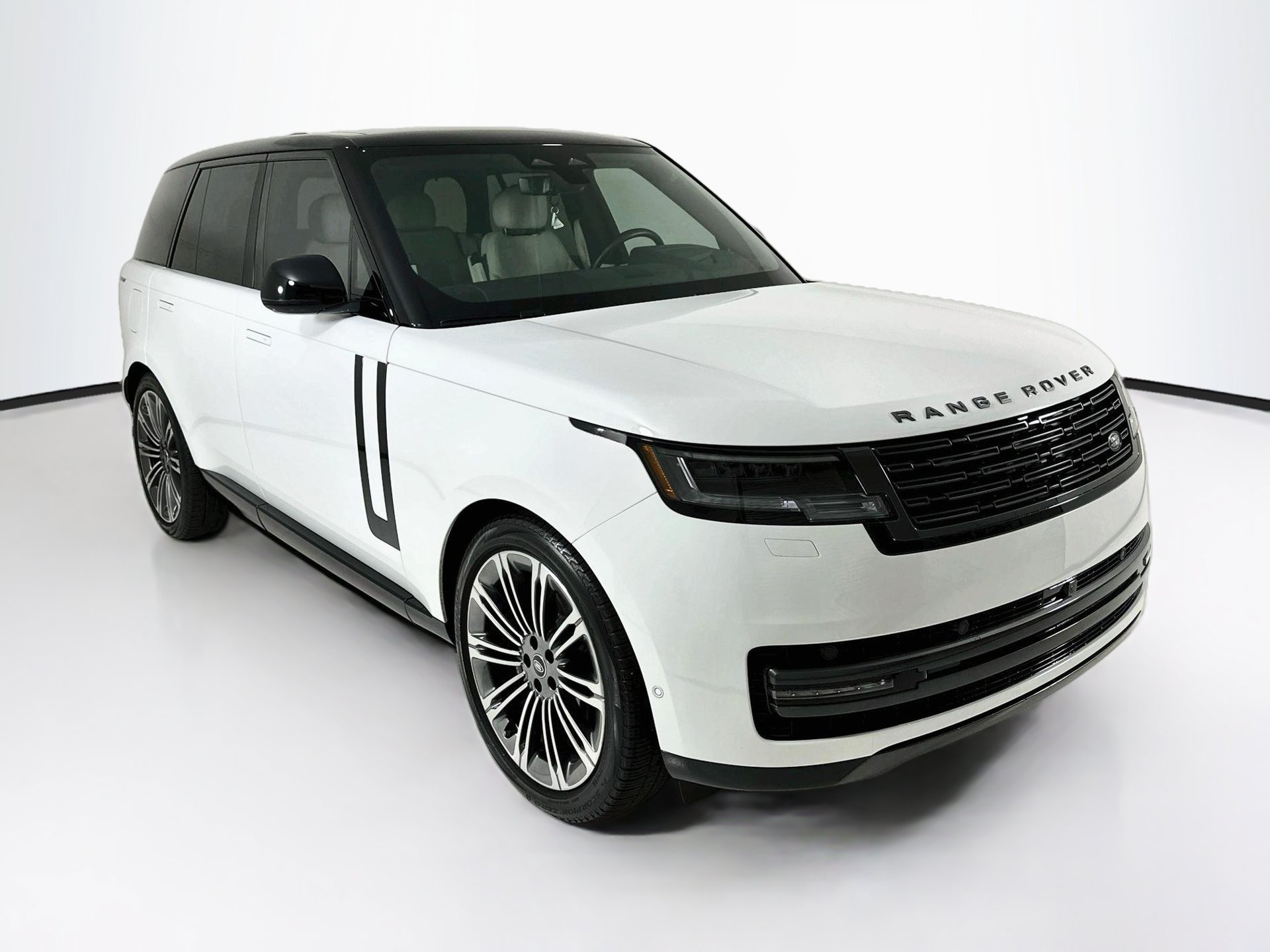 Used 2024 Land Rover Range Rover SE AWD/4WD image 1