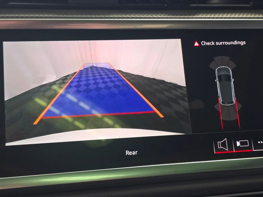 New 2025 Audi Q3 2.0T Premium image 28