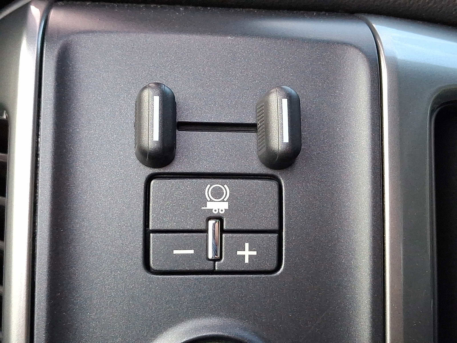 Used 2018 Chevrolet Silverado 1500 LT w/ Max Trailering Package image 16