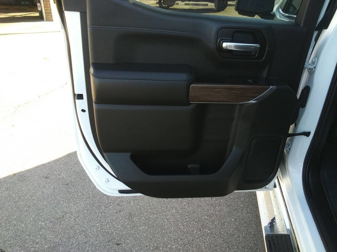 Used 2020 Chevrolet Silverado 1500 High Country w/ Technology Package image 17