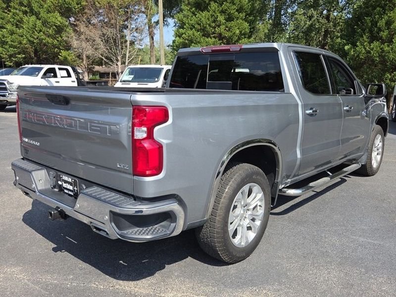 Used 2024 Chevrolet Silverado 1500 LTZ w/ LTZ Convenience Package II AWD/4WD image 14