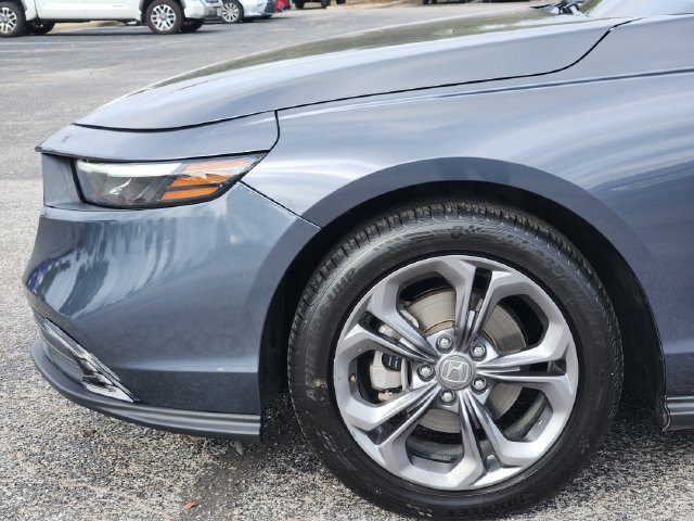 Used 2023 Honda Accord EX image 6