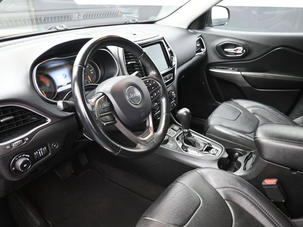Used 2019 Jeep Cherokee Limited w/ Luxury Group AWD/4WD image 19