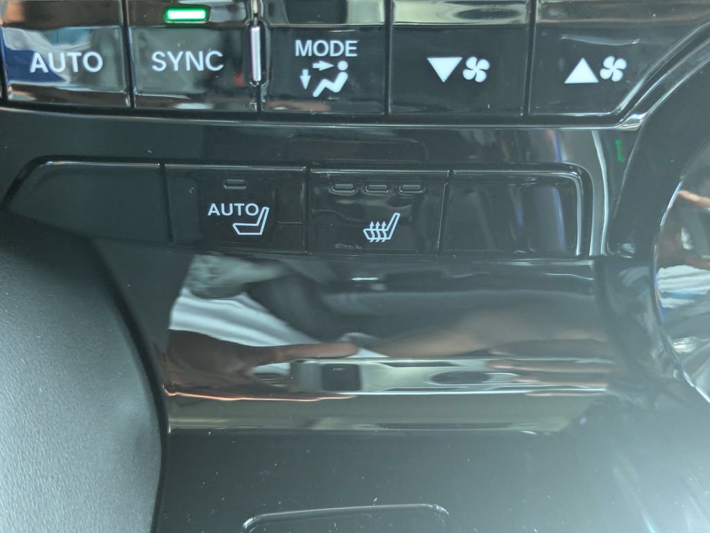 Used 2026 Acura MDX w/ Technology Package FWD image 25