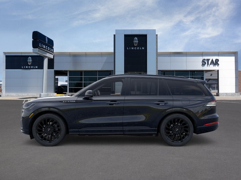 New 2026 Lincoln Aviator Reserve w/ Jet Appearance Package AWD/4WD image 3