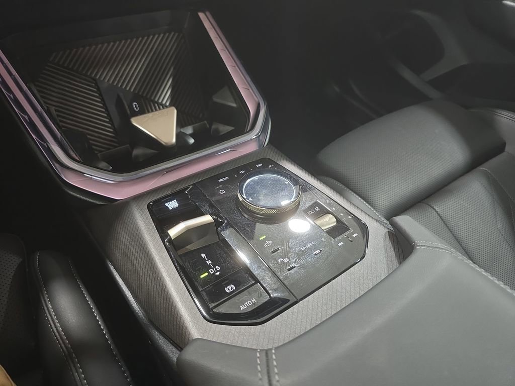 Certified 2025 BMW X3 xDrive30i w/ M Sport Package image 19