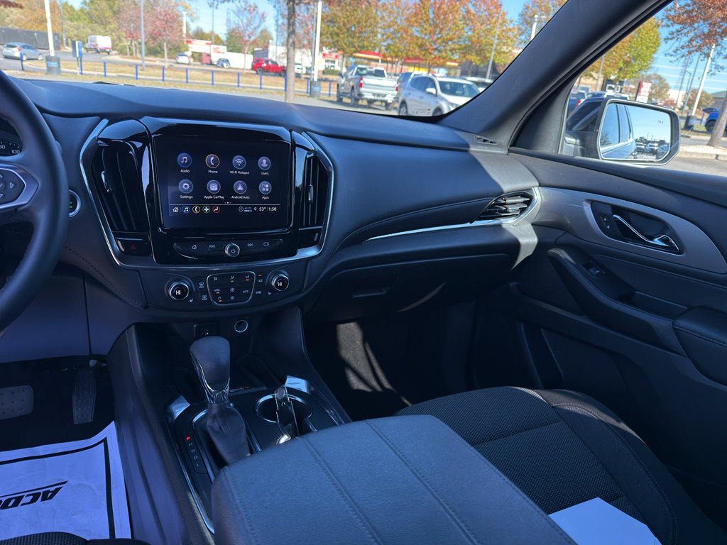 Used 2023 Chevrolet Traverse LT image 29