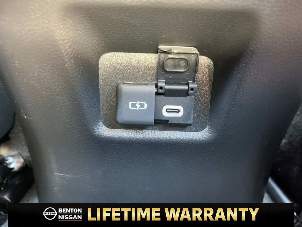 Used 2023 Toyota RAV4 Limited image 25