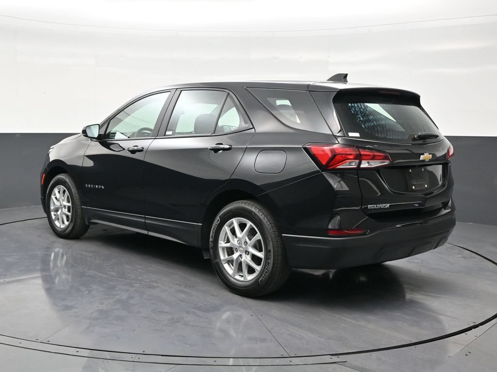 Used 2020 Chevrolet Equinox LS w/ LS Convenience Package FWD image 3