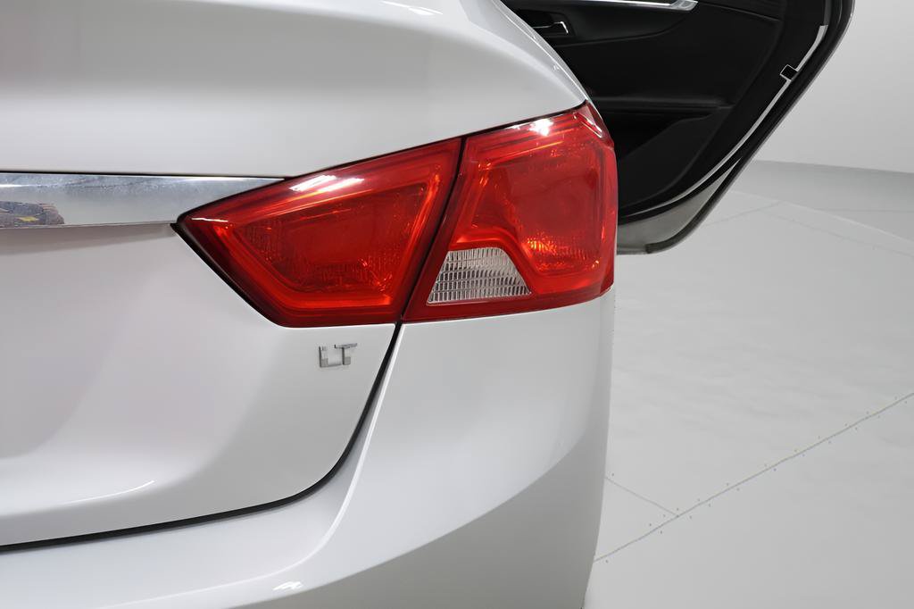 Used 2015 Chevrolet Impala LT FWD image 23