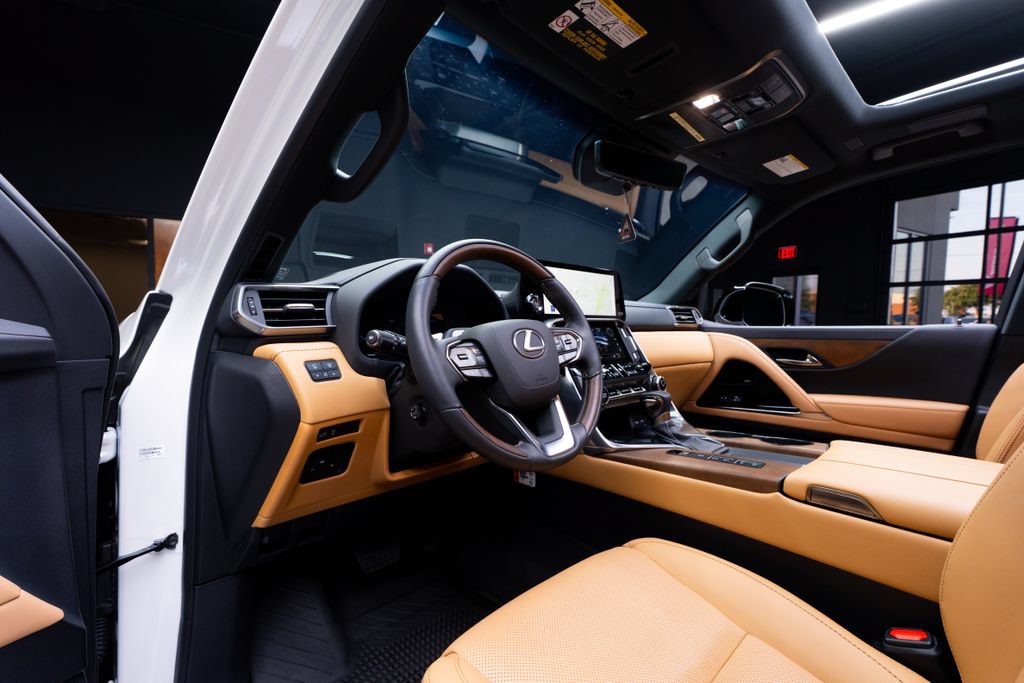 Used 2025 Lexus LX 600 4WD w/ Appearance Package image 30