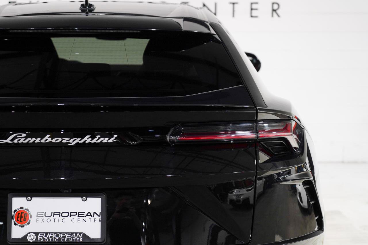 Used 2020 Lamborghini Urus AWD/4WD image 29