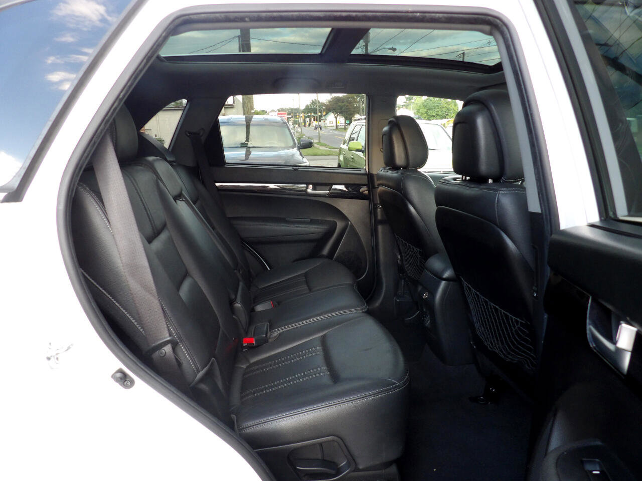 Used 2015 Kia Sorento SX image 19