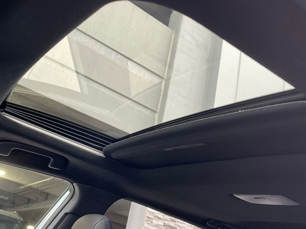 Used 2023 Toyota Corolla Cross XSE image 32