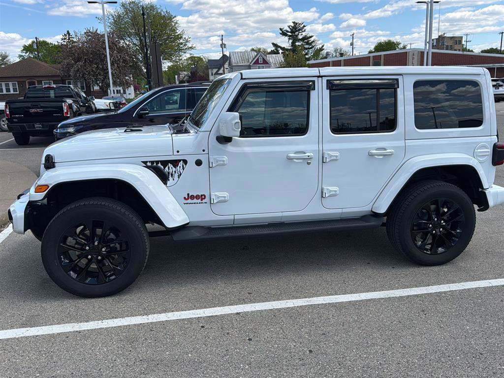 Used 2023 Jeep Wrangler Unlimited Sahara AWD/4WD image 8
