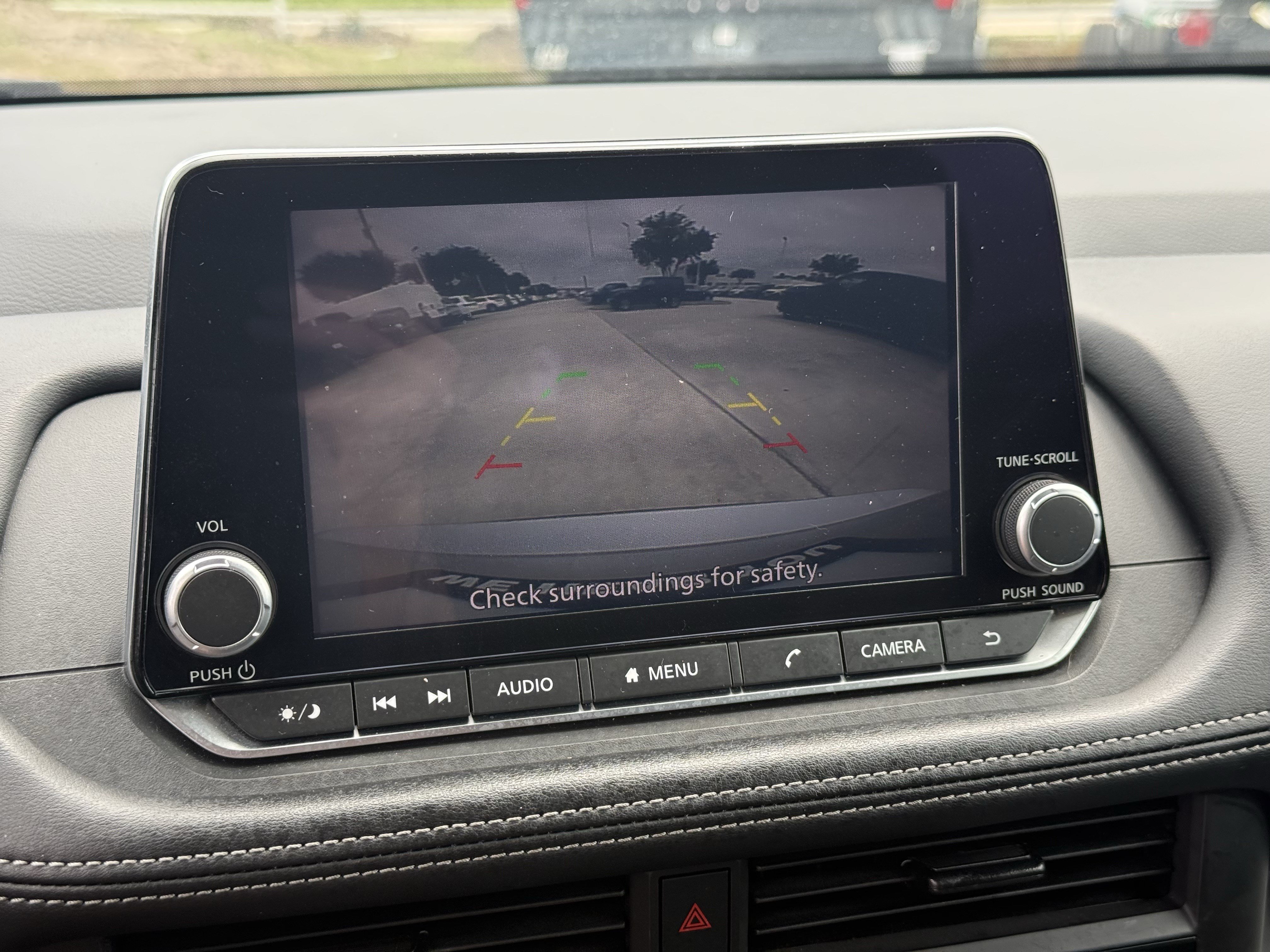 Used 2024 Nissan Rogue S AWD/4WD image 18
