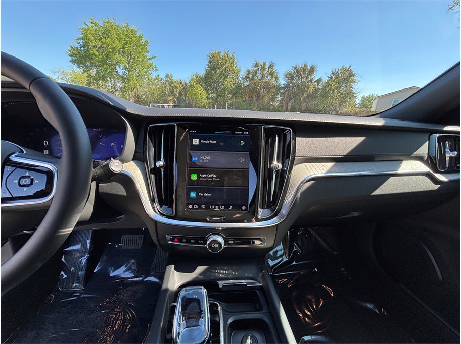Used 2024 Volvo V60 B5 Cross Country Ultimate w/ Climate Package image 11