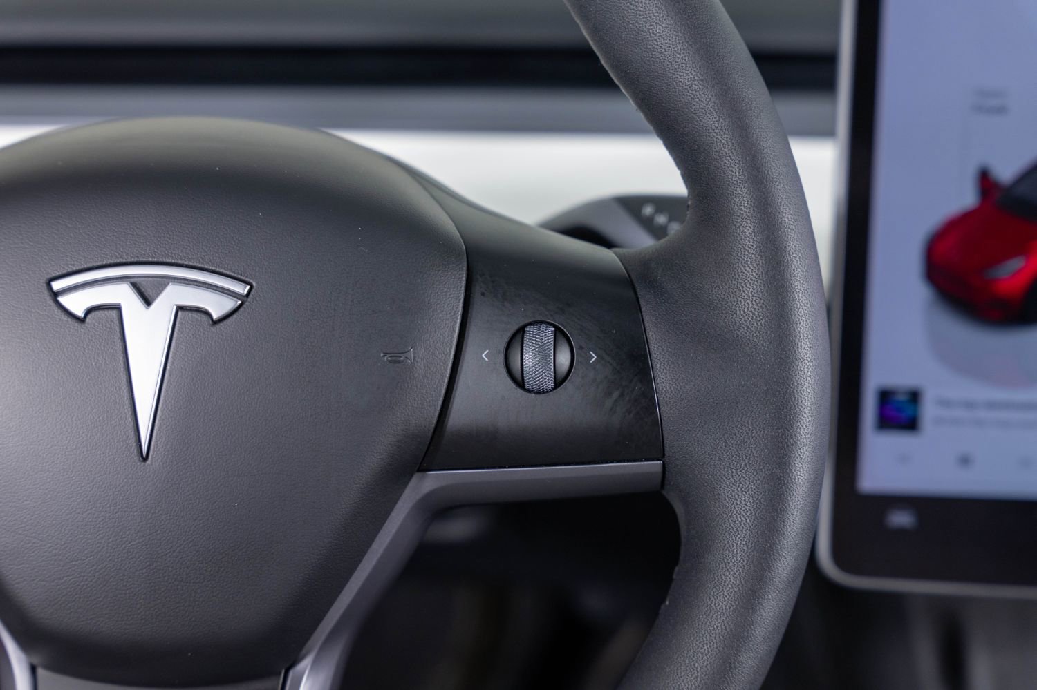 Used 2024 Tesla Model Y Long Range image 31