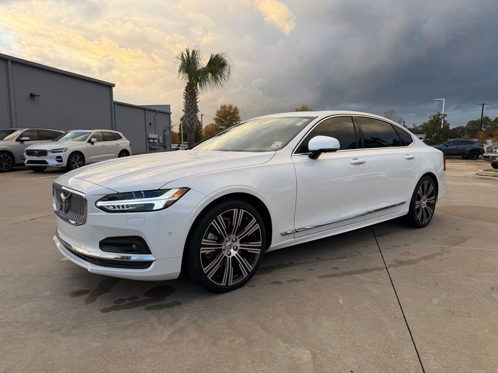 Used 2023 Volvo S90 B6 Ultimate image 1