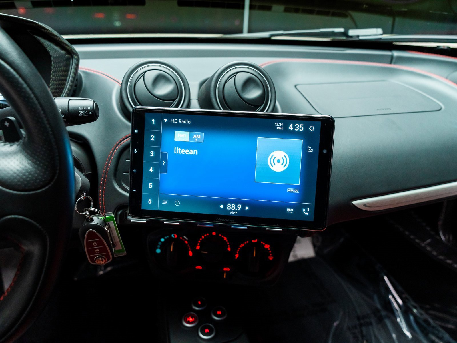 Used 2015 Alfa Romeo 4C Coupe w/ Leather Interior Group image 42