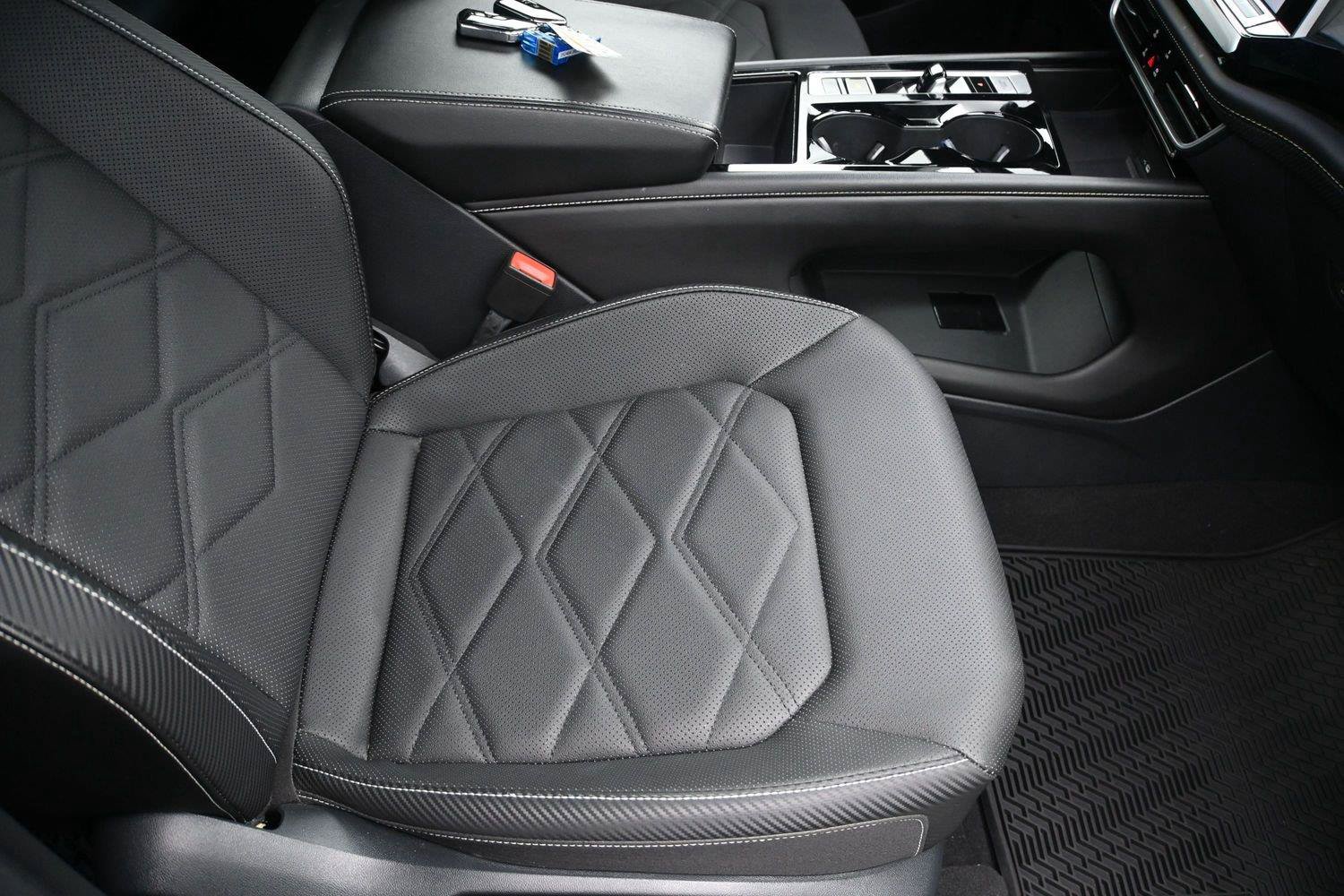 Certified 2024 Volkswagen Atlas Cross Sport SE w/ Panoramic Sunroof Package AWD/4WD image 21