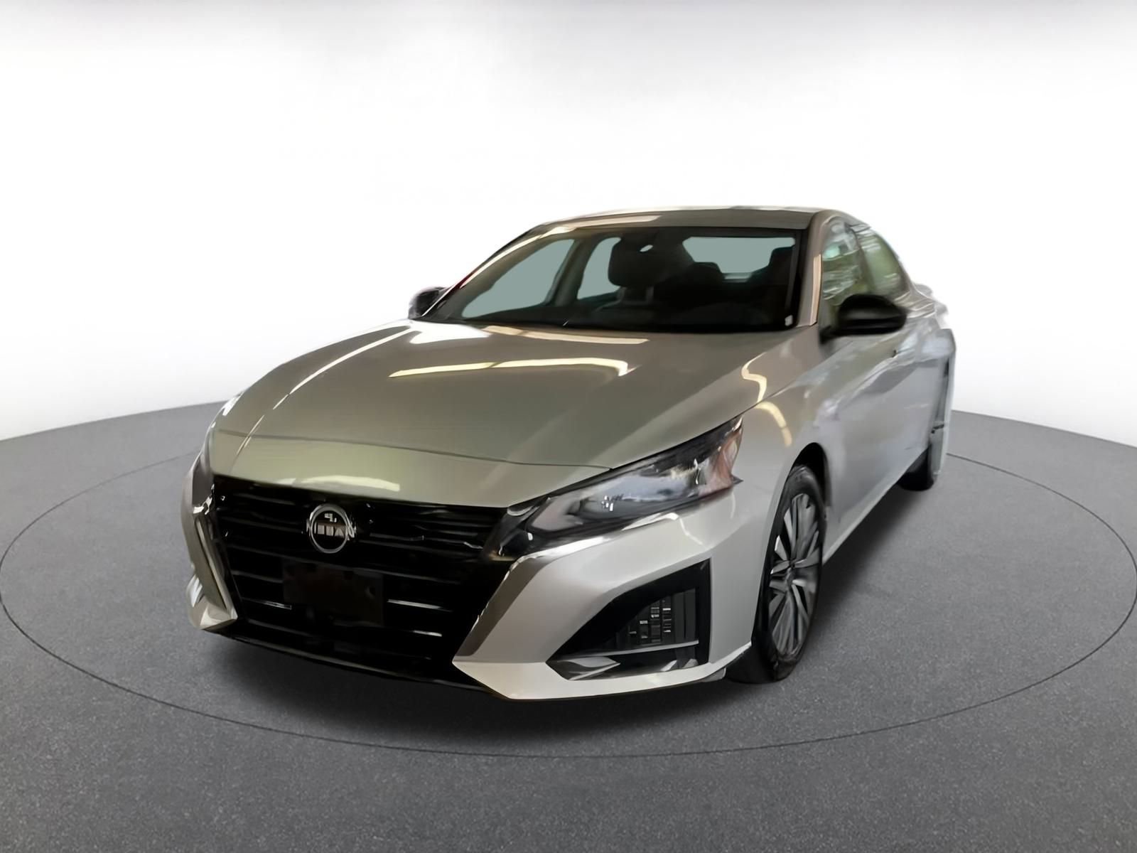 Used 2024 Nissan Altima 2.5 SV image 7