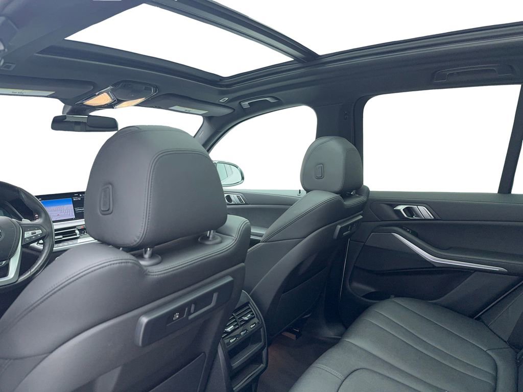 Used 2022 BMW X5 xDrive40i w/ Parking Assistance Package image 41