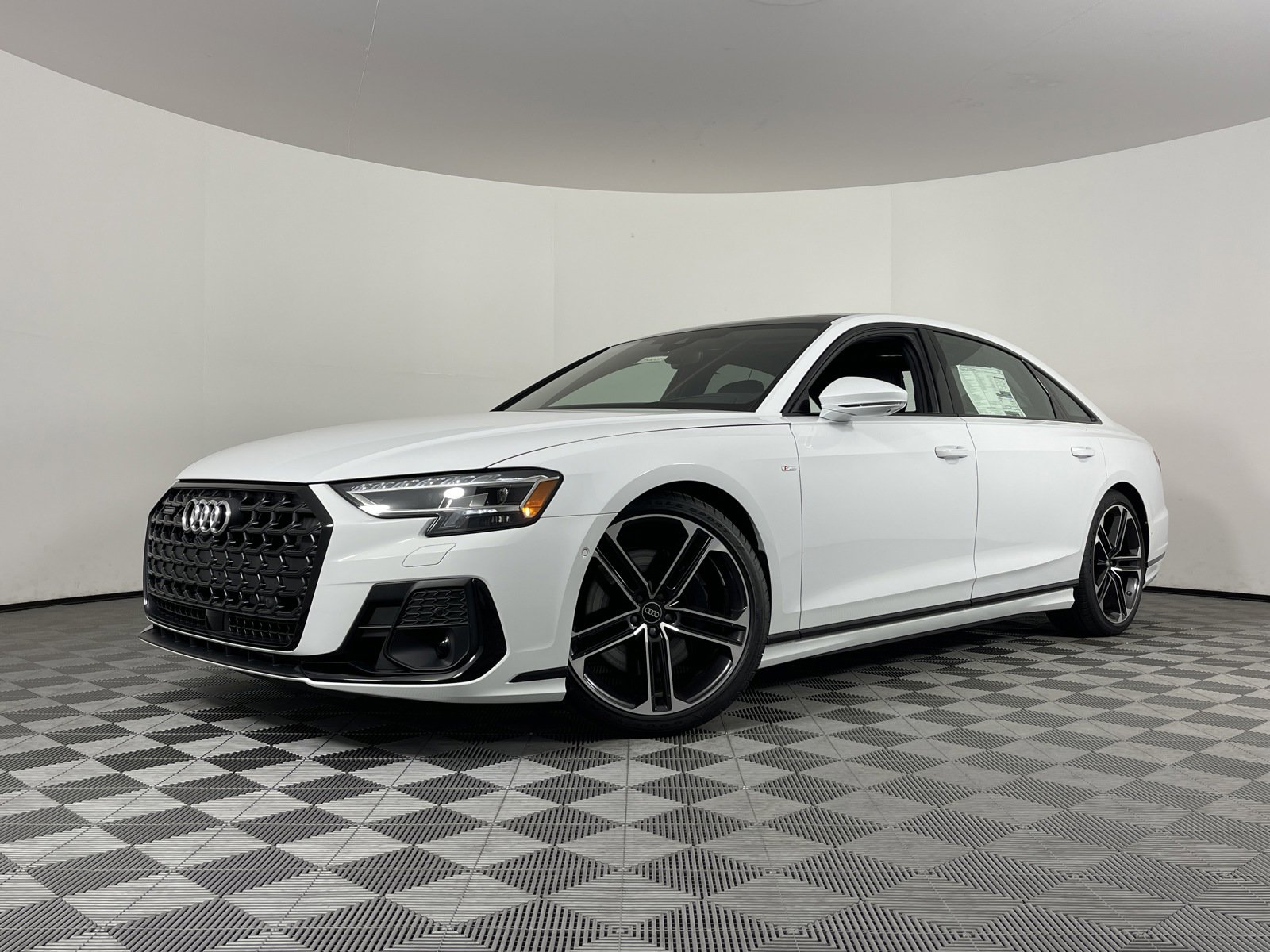 New 2025 Audi A8 L 3.0T image 2