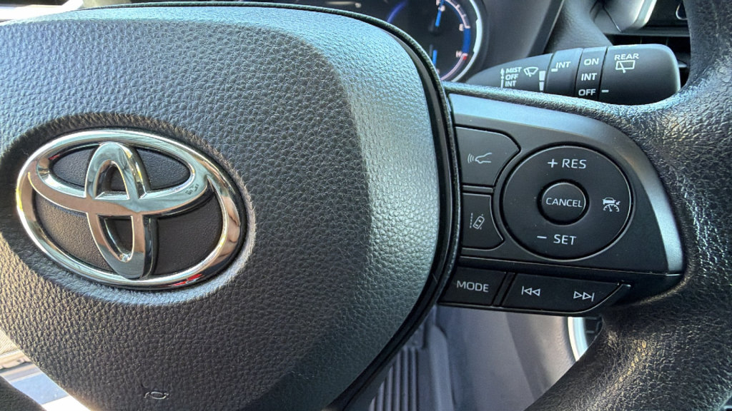Certified 2025 Toyota RAV4 XLE AWD/4WD image 20