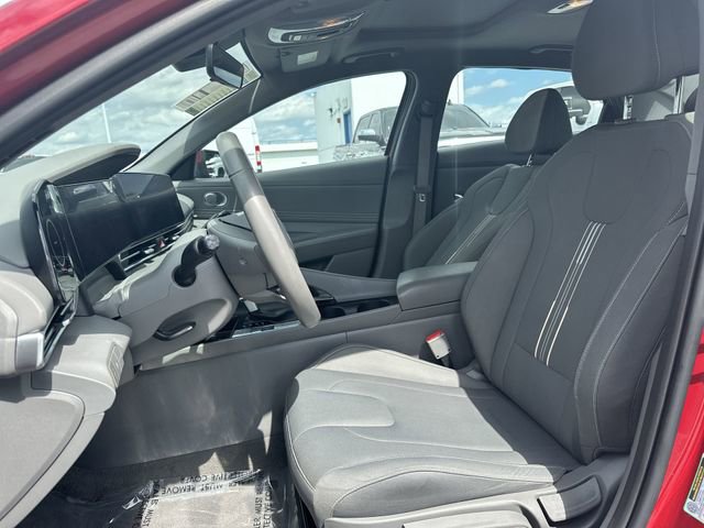 Used 2025 Hyundai Elantra SEL FWD image 23