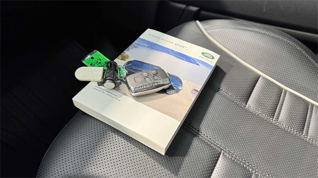 Used 2017 Land Rover Range Rover Sport SVR image 31