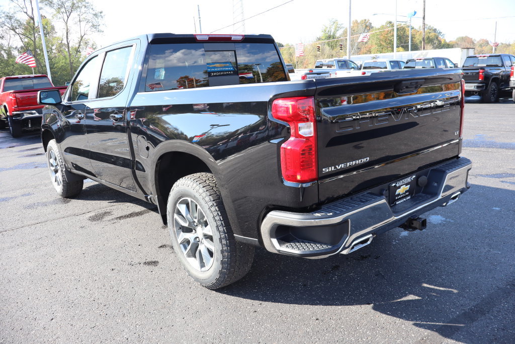 New 2026 Chevrolet Silverado 1500 LT w/ Z71 Off-Road Package AWD/4WD image 3