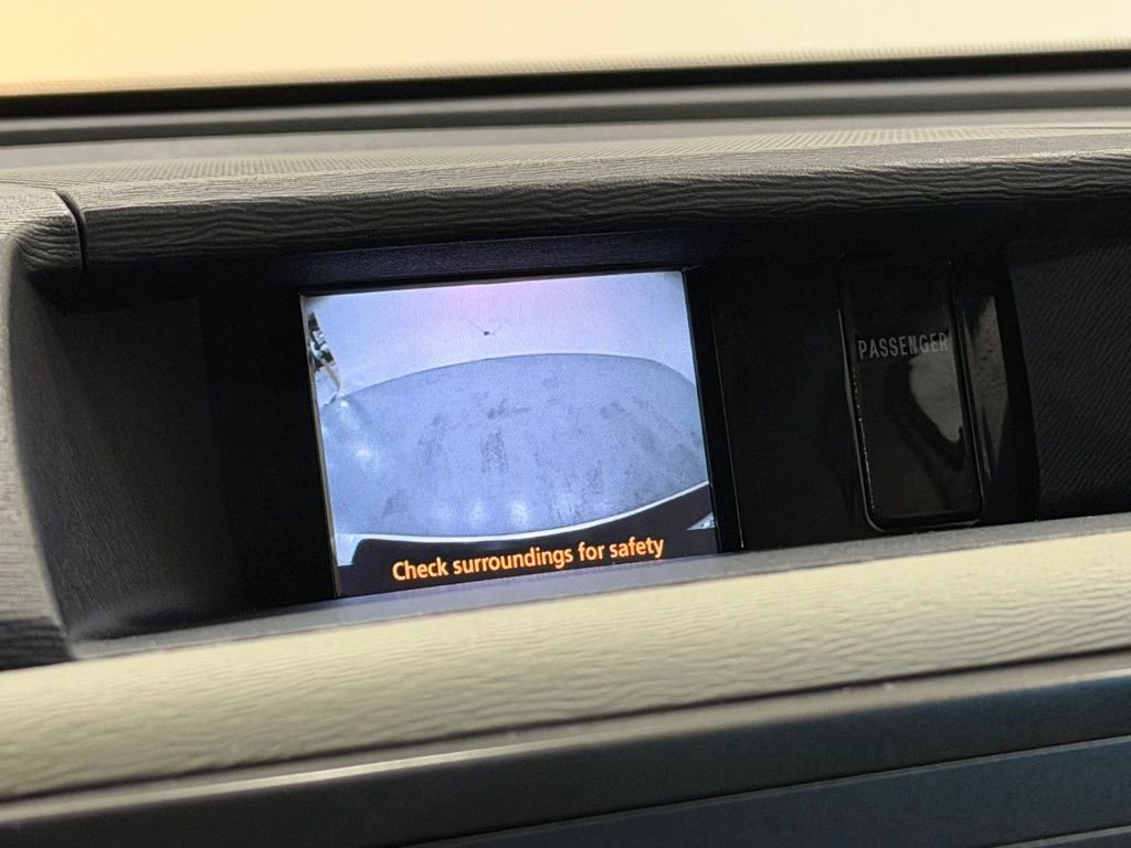 Used 2014 Toyota Sienna XLE image 19