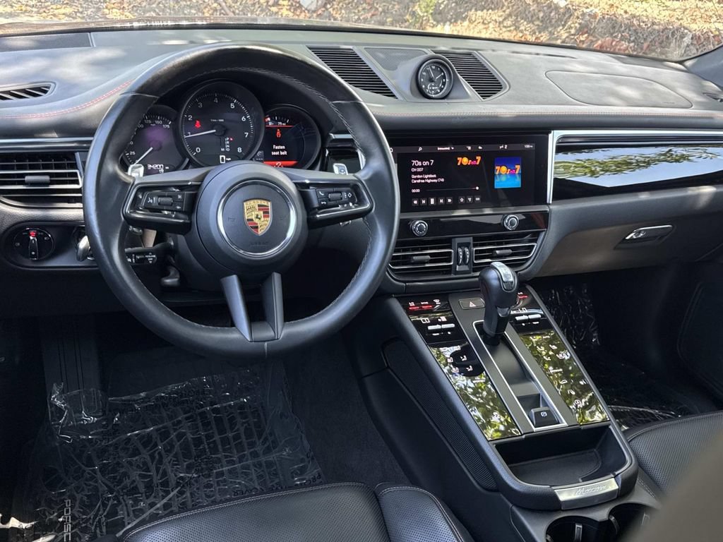 Used 2023 Porsche Macan Turbo AWD/4WD image 6