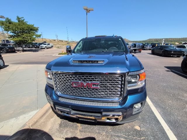Used 2017 GMC Sierra 2500 Denali w/ Duramax Plus Package AWD/4WD image 2