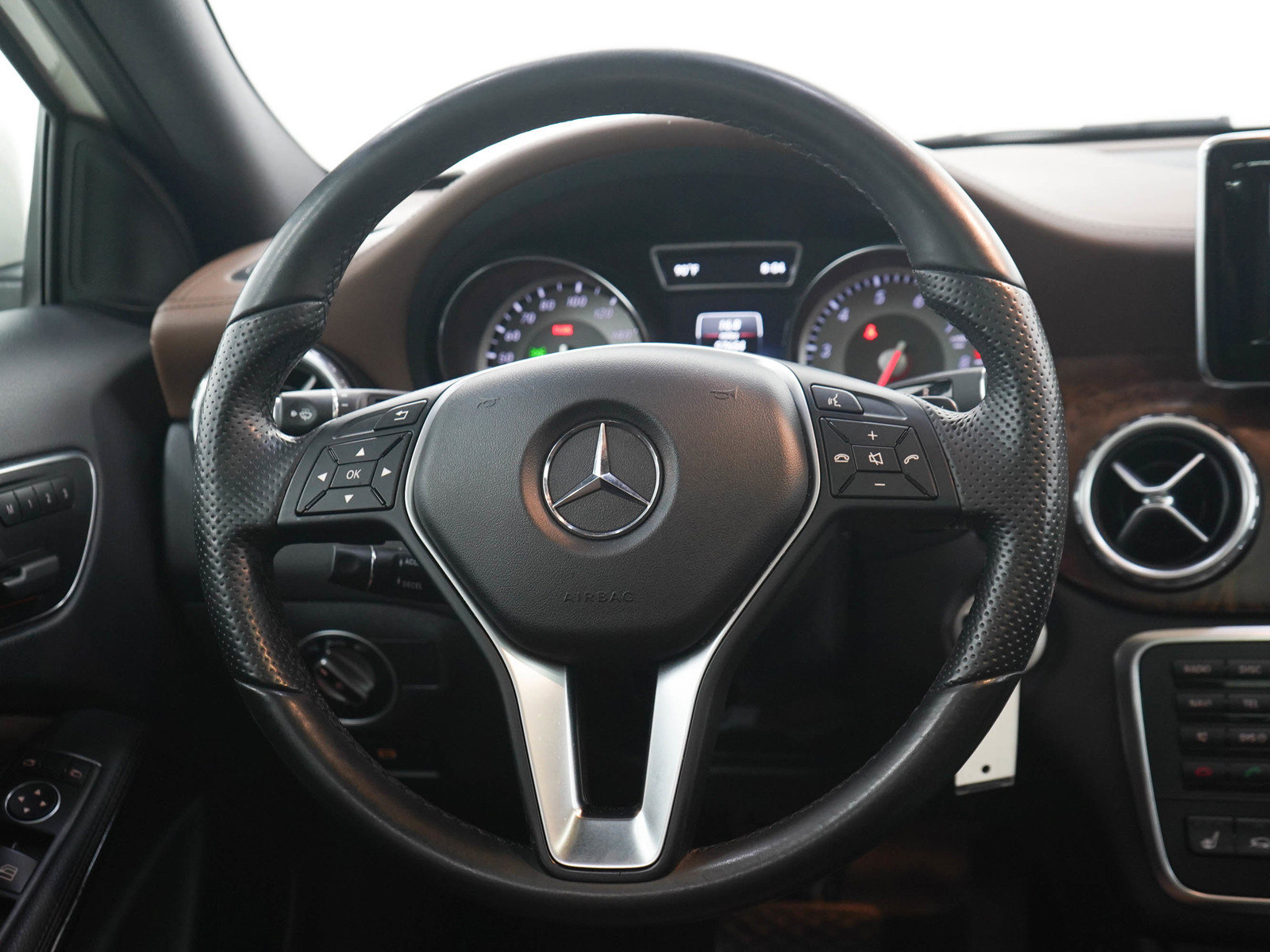 Used 2015 Mercedes-Benz GLA 250 4MATIC image 15