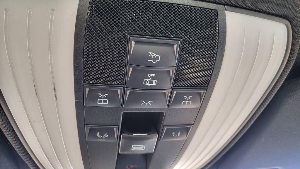 Used 2013 Mercedes-Benz E 350 Sedan image 36