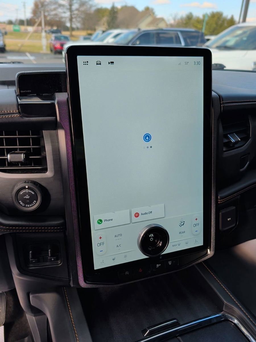 Used 2023 Ford Expedition Platinum image 17