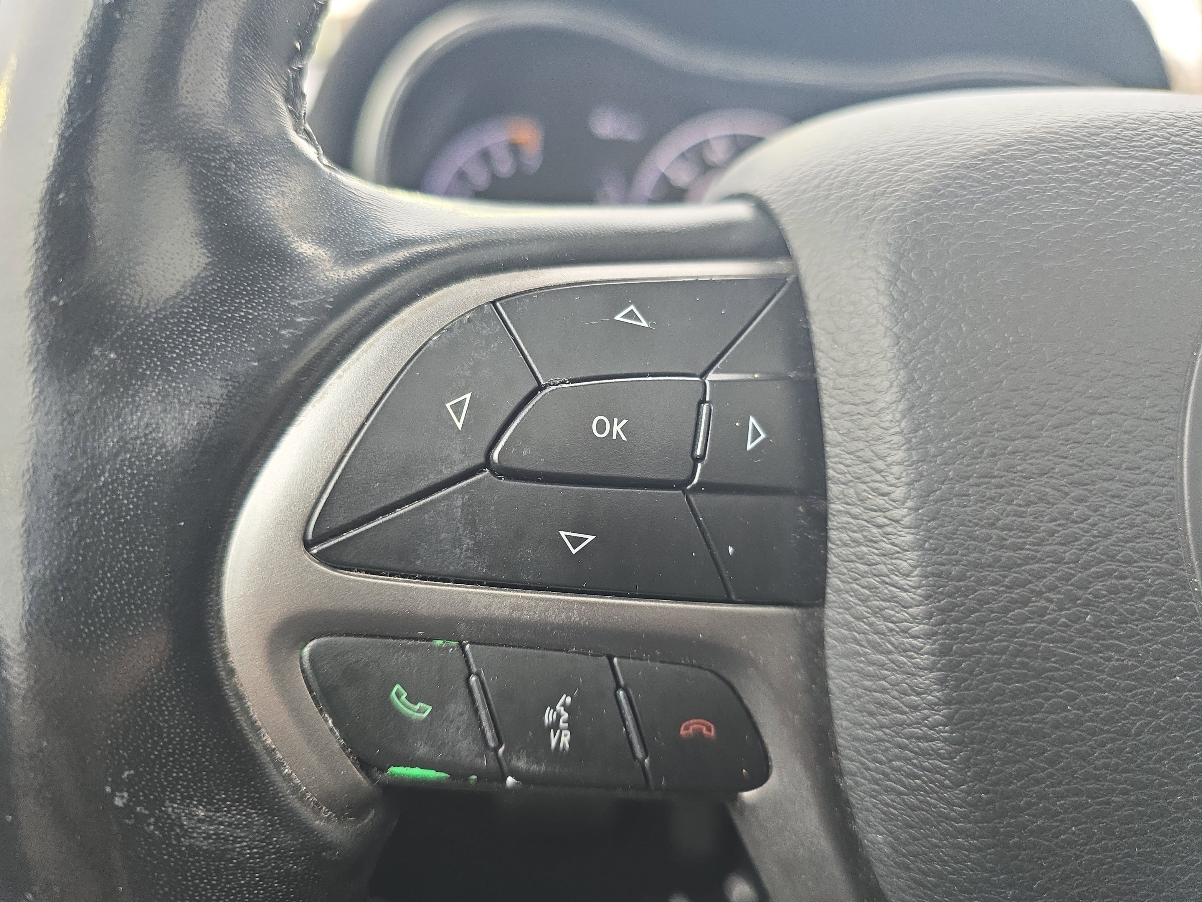 Used 2020 Jeep Grand Cherokee Limited w/ Luxury Group II image 16