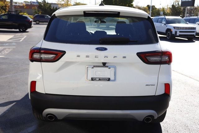 Used 2023 Ford Escape AWD image 4