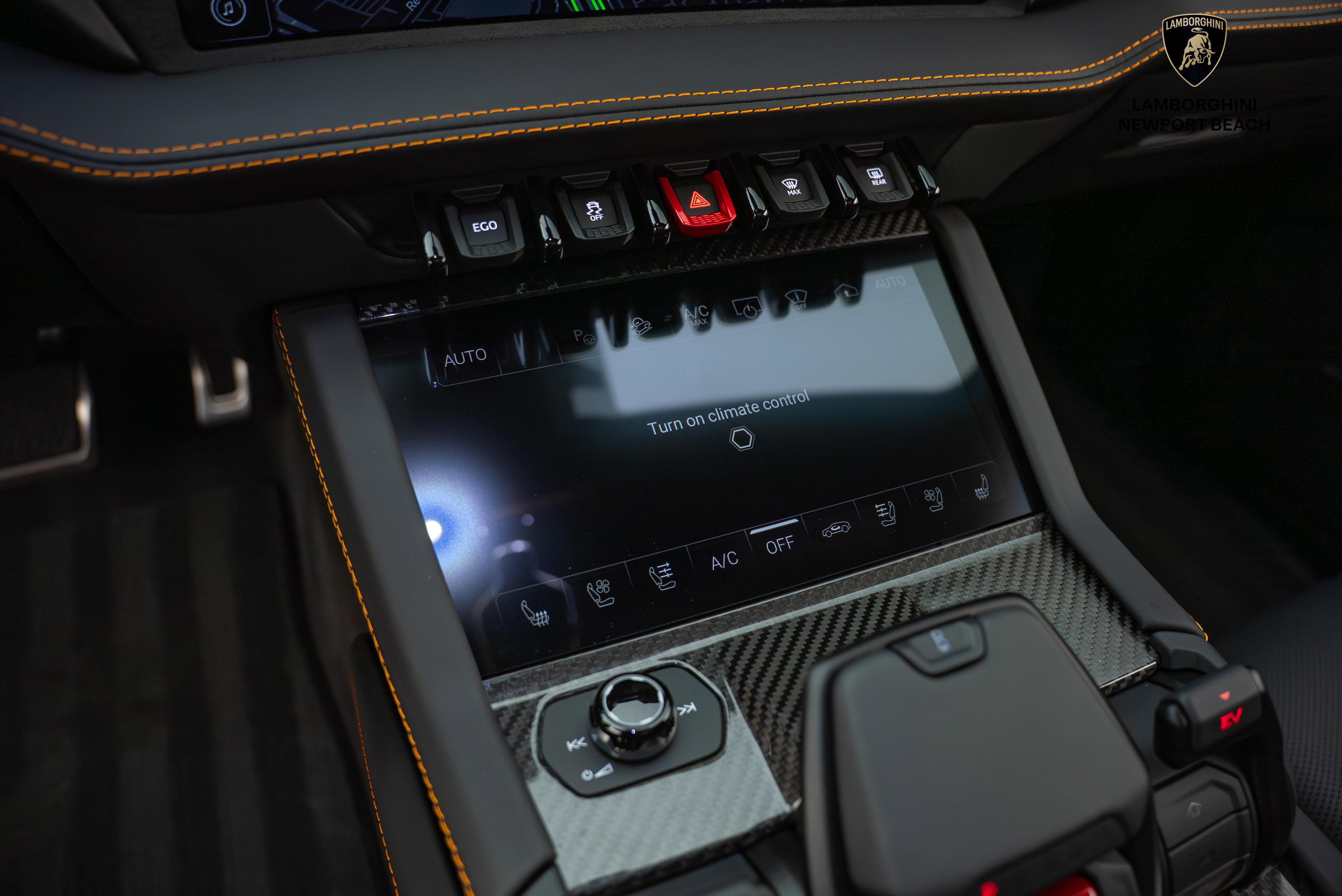 Used 2025 Lamborghini Urus SE AWD/4WD image 31