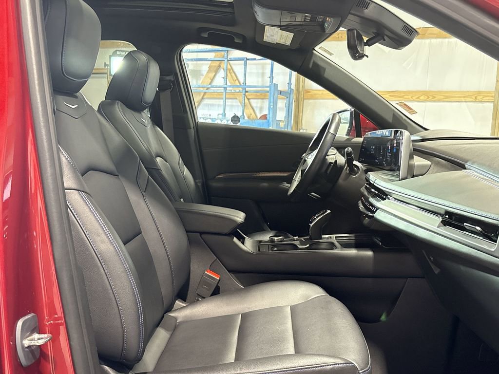 Used 2024 Cadillac XT4 Sport image 25