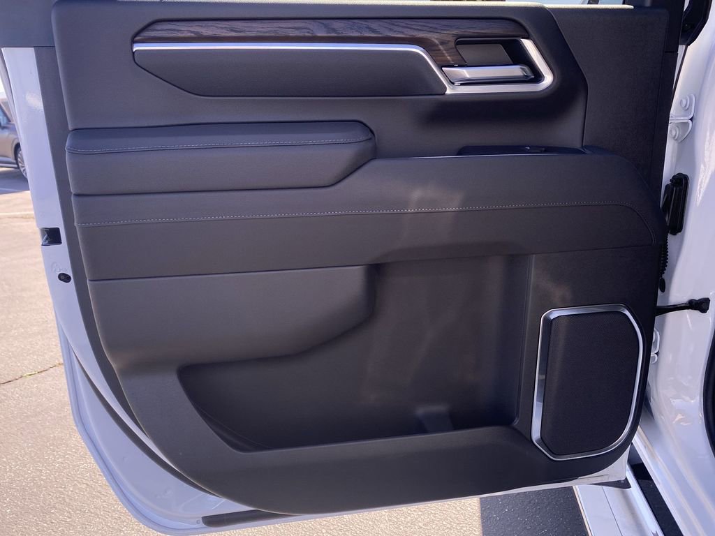 New 2026 GMC Sierra 3500 SLT w/ SLT Convenience Package image 35