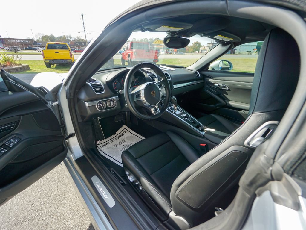 Used 2016 Porsche Boxster image 12