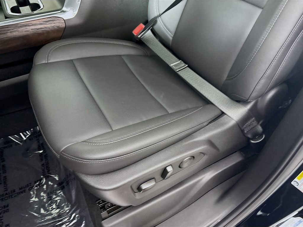 New 2025 GMC Sierra 3500 SLT image 19