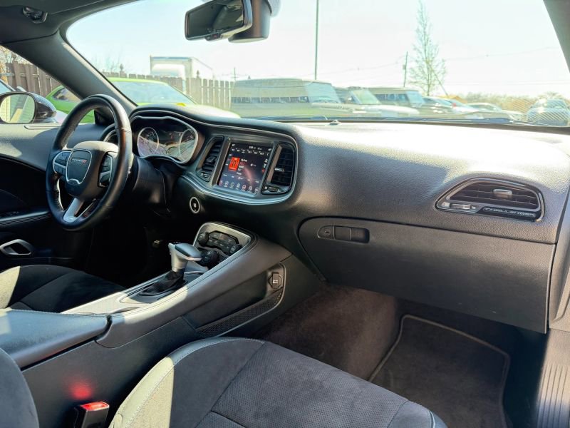 Used 2017 Dodge Challenger GT w/ GT Interior Package image 25