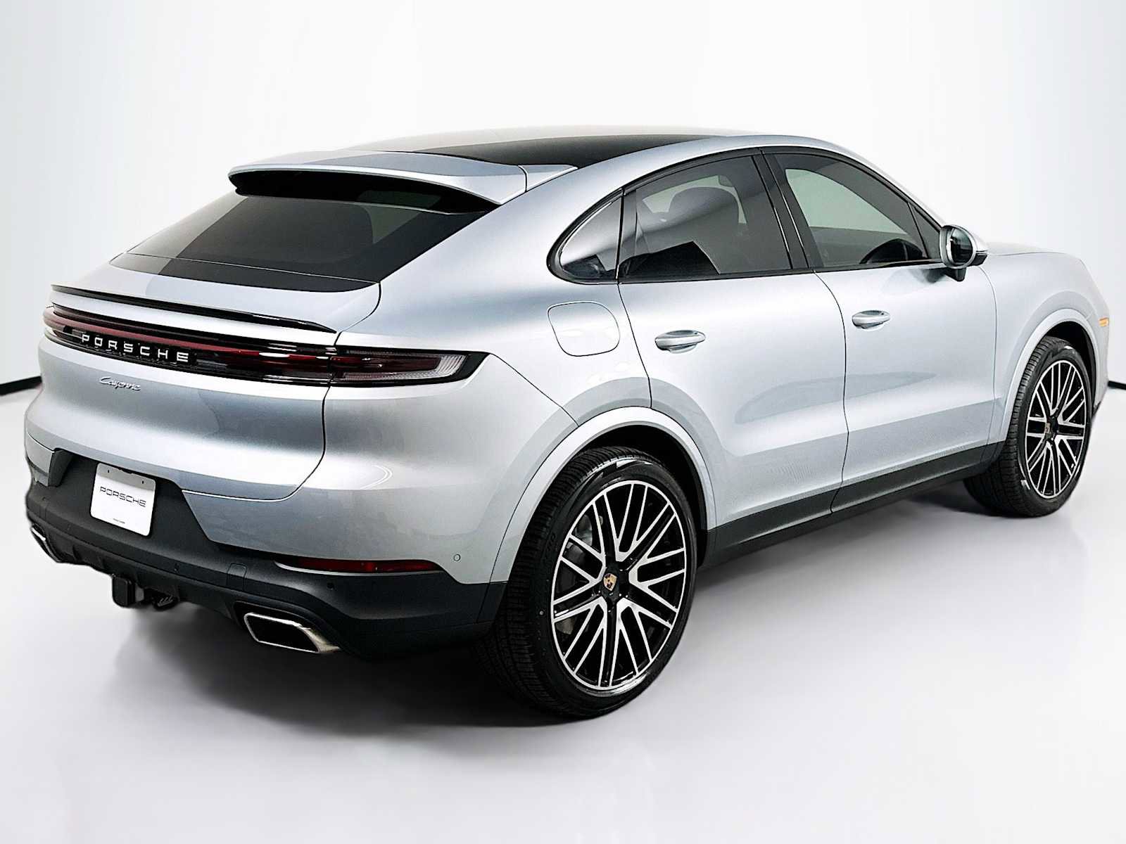 New 2025 Porsche Cayenne Coupe image 9