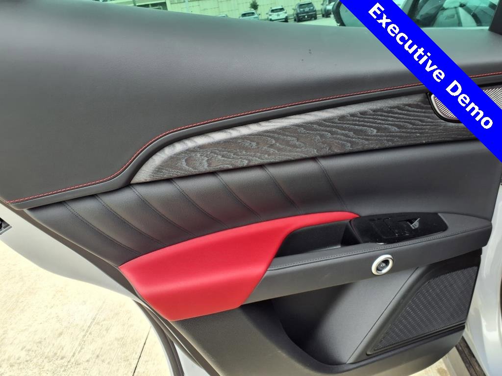 New 2025 Maserati Grecale Modena image 11